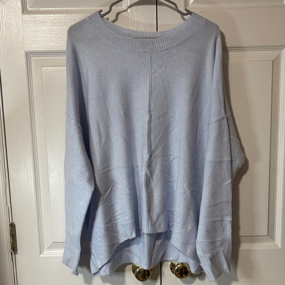 Vince Camuto Soft Blue Crew Neck Sweater Sz XL Excellent Condition